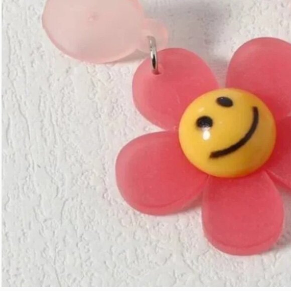 ⭐️❤️ FREE Smile Flower Hipster Hippie Art Chic Glam Vaca Happy Abstract Earrings - Picture 7 of 10